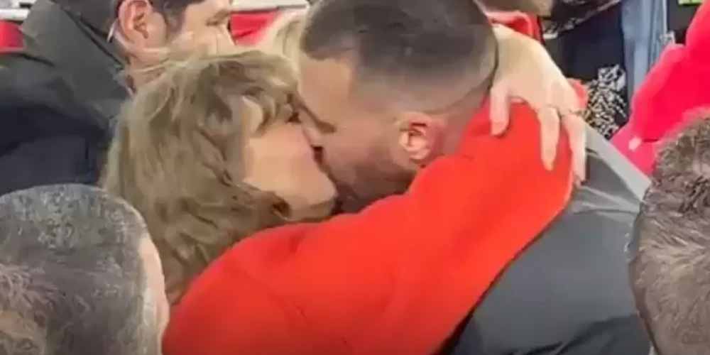 Travis Kelce + Taylor Swift